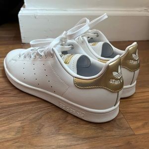Adidas Stan Smith - Women’s 8 (fits like 8.5) - White and Gold sneakers
